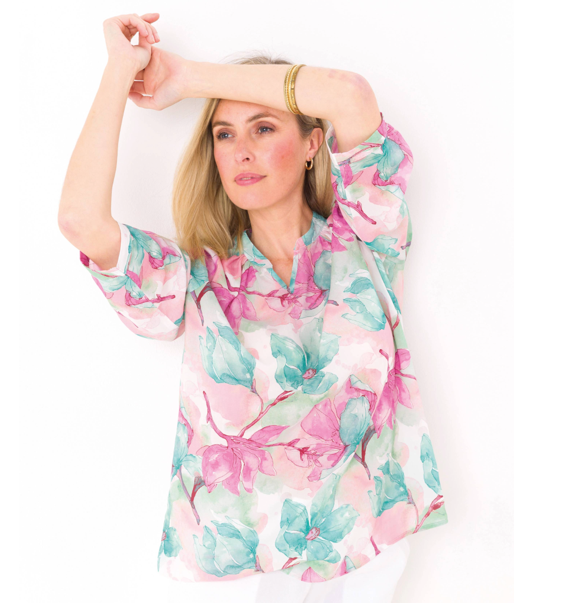 CLASSIC STYLE CLOTHES FOR A SOPHISTICATED LOOK