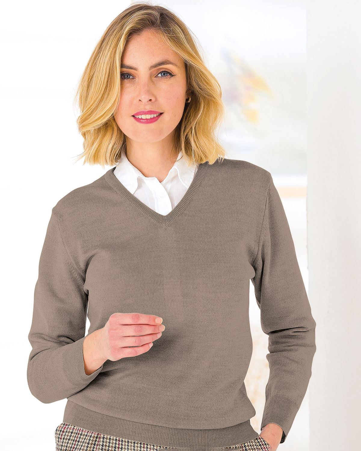 Merino V neck Sweater Ladies - Tawny - The Classic Boutique