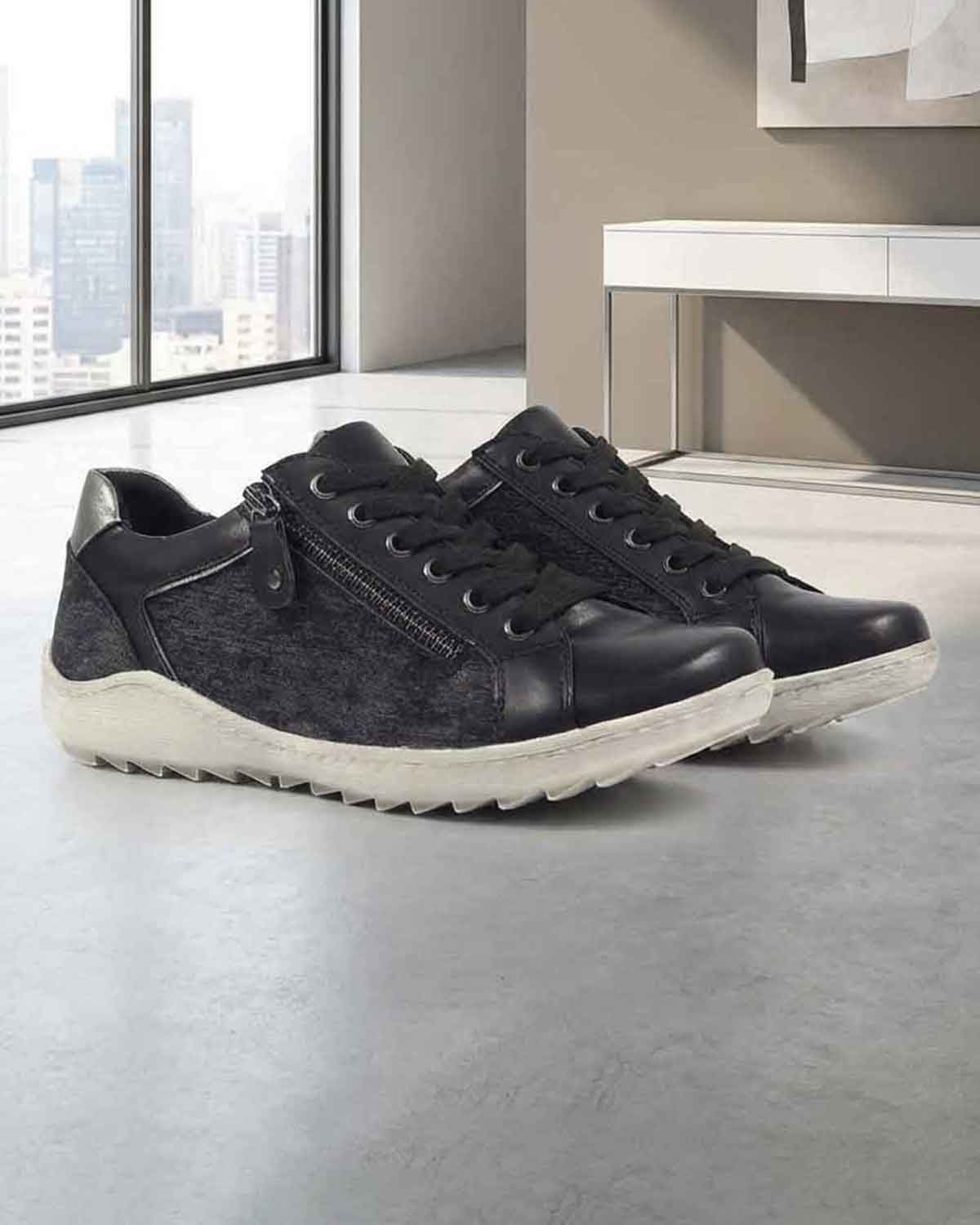 Lunar Slip On Pampas Ladies Shoe - Black - Lunar