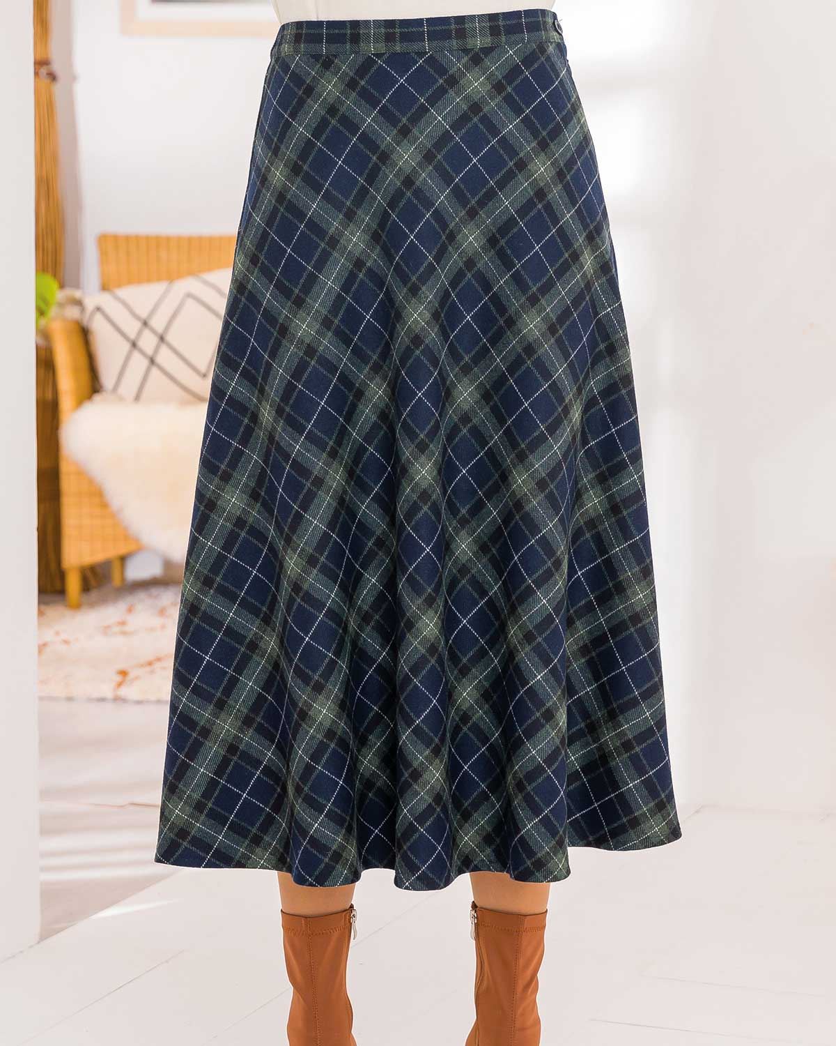Islington Blackwatch Wool Blend Checked Skirt - The Classic Boutique