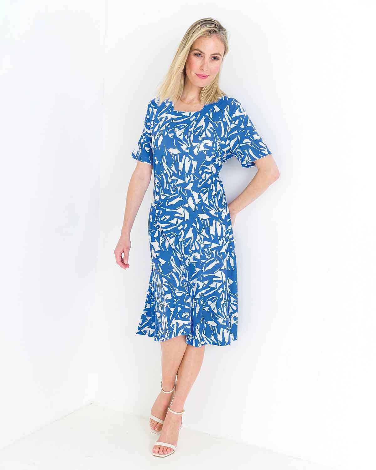 classic ladies dresses with sleeves Unique Vintage Red Sweetheart Swing Dress