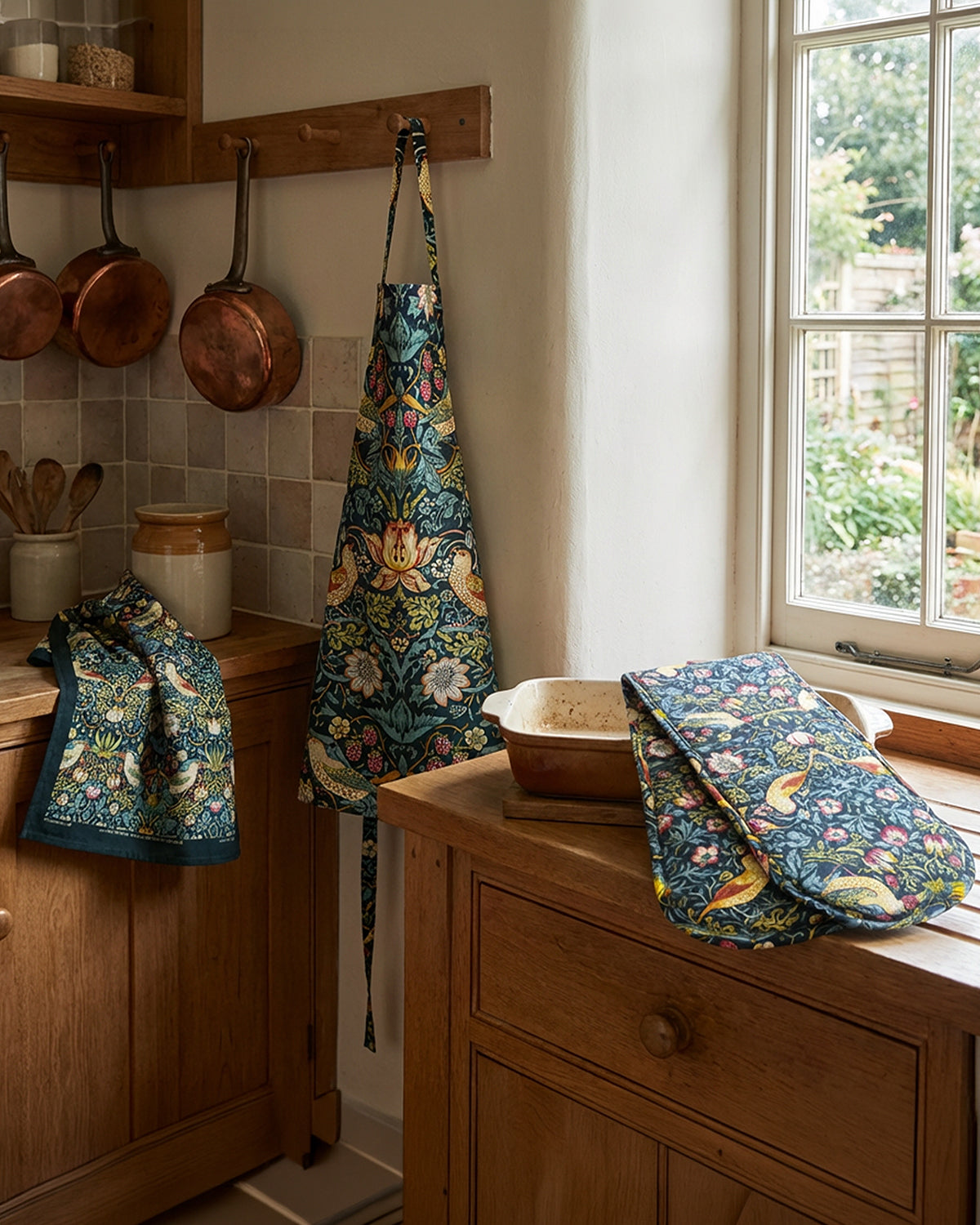Strawberry Thief Kitchen Co-ordinates - Green