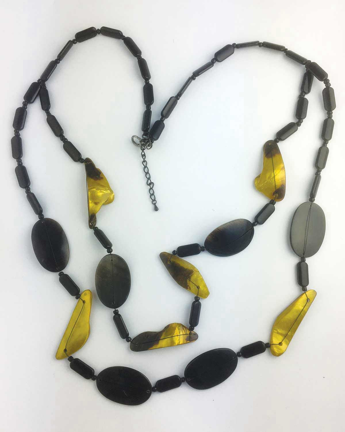 Shell Necklace- Gold/Black - The Classic Boutique